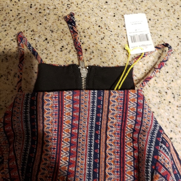 BCBG NWT SZ 0 festival crop top - Picture 4 of 4